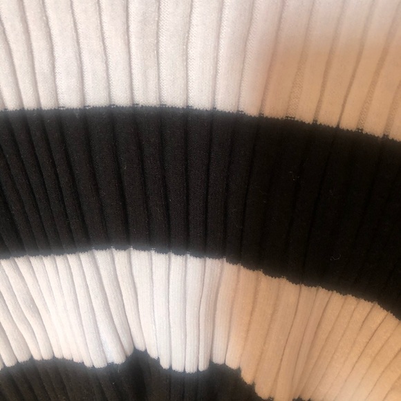 Long sleeve sweater top - Picture 5 of 6